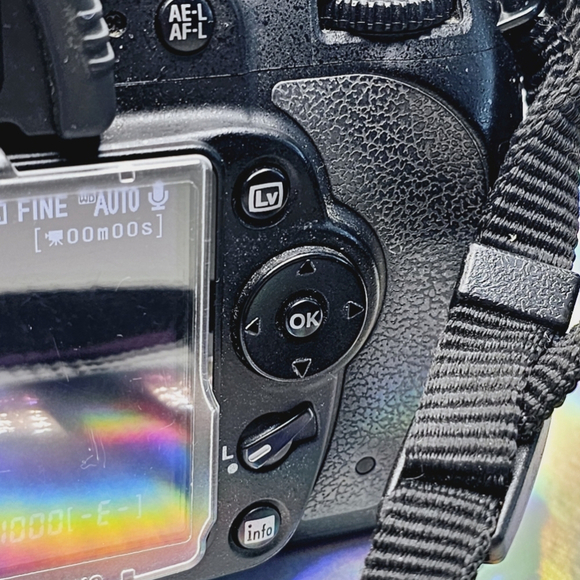 Nikon D90 DSLR Camera w/ 50mm 1.8 & 18-105mm 3.5-5.6 Lenses - Picture 9 of 14